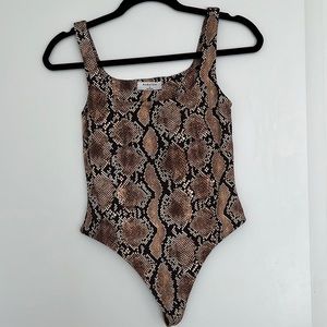Aritzia Babaton bodysuit - Size medium